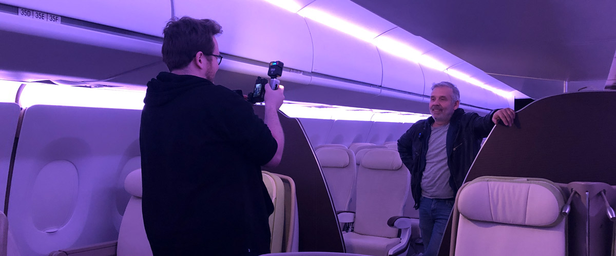 Jerry Talks à bord du décor avion LF7