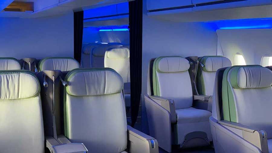 LF7 first class cabin decor